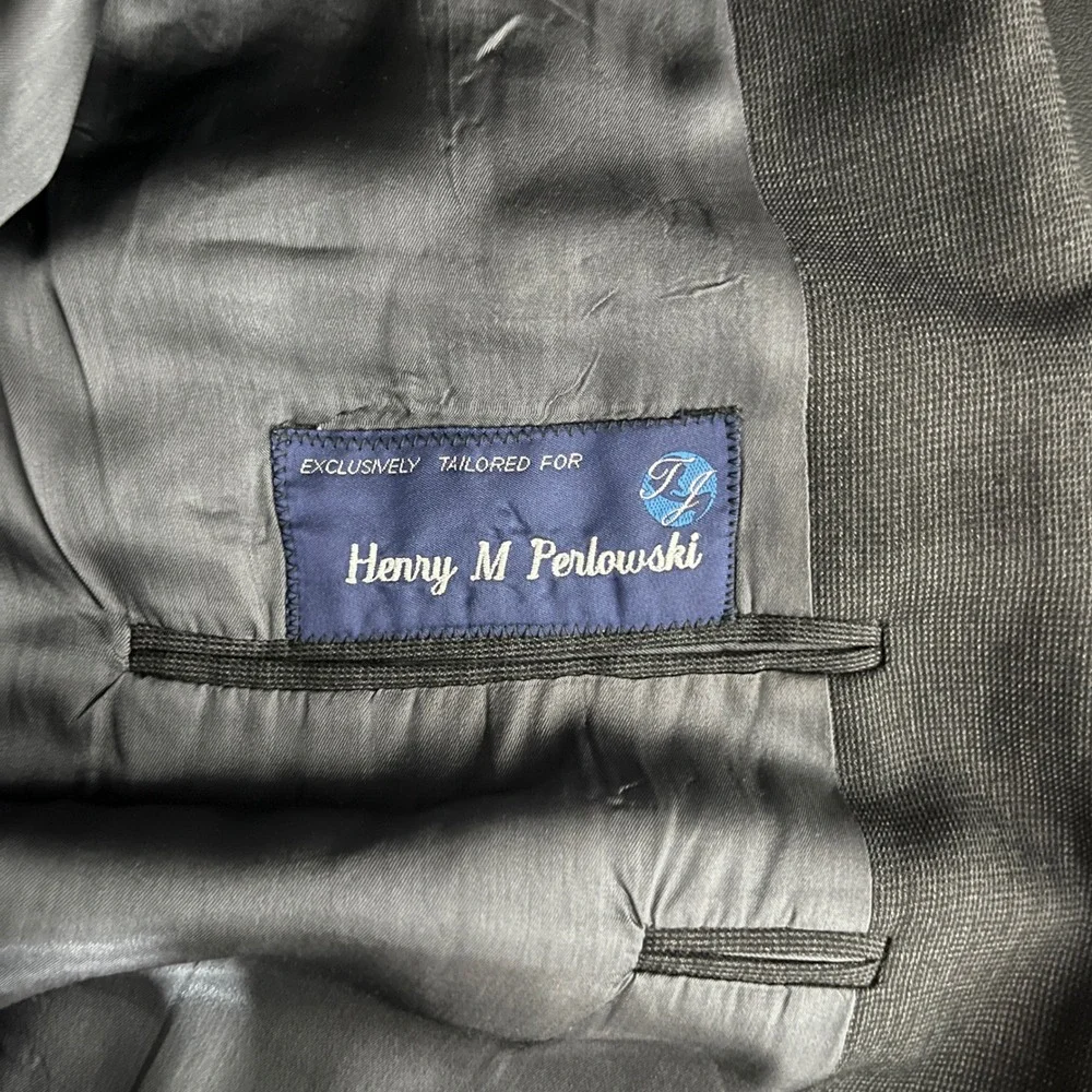Tom James Suit Mens 46R 41W Charcoal Grey Solid Wool Two Button Executive